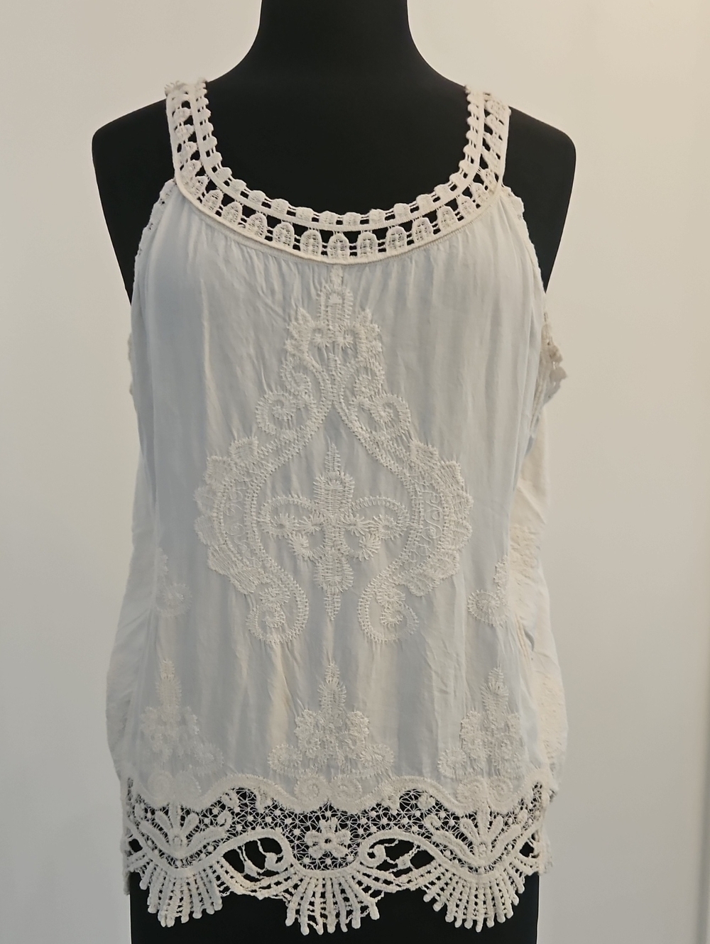 Ultra Pink White Crochet-Trim Embroidered Camisole. Size XL